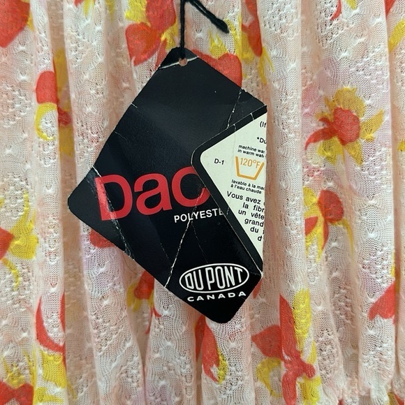 VINTAGE GOWN WITH ORIGINAL TAG ATTACHED - Picture 6 of 6